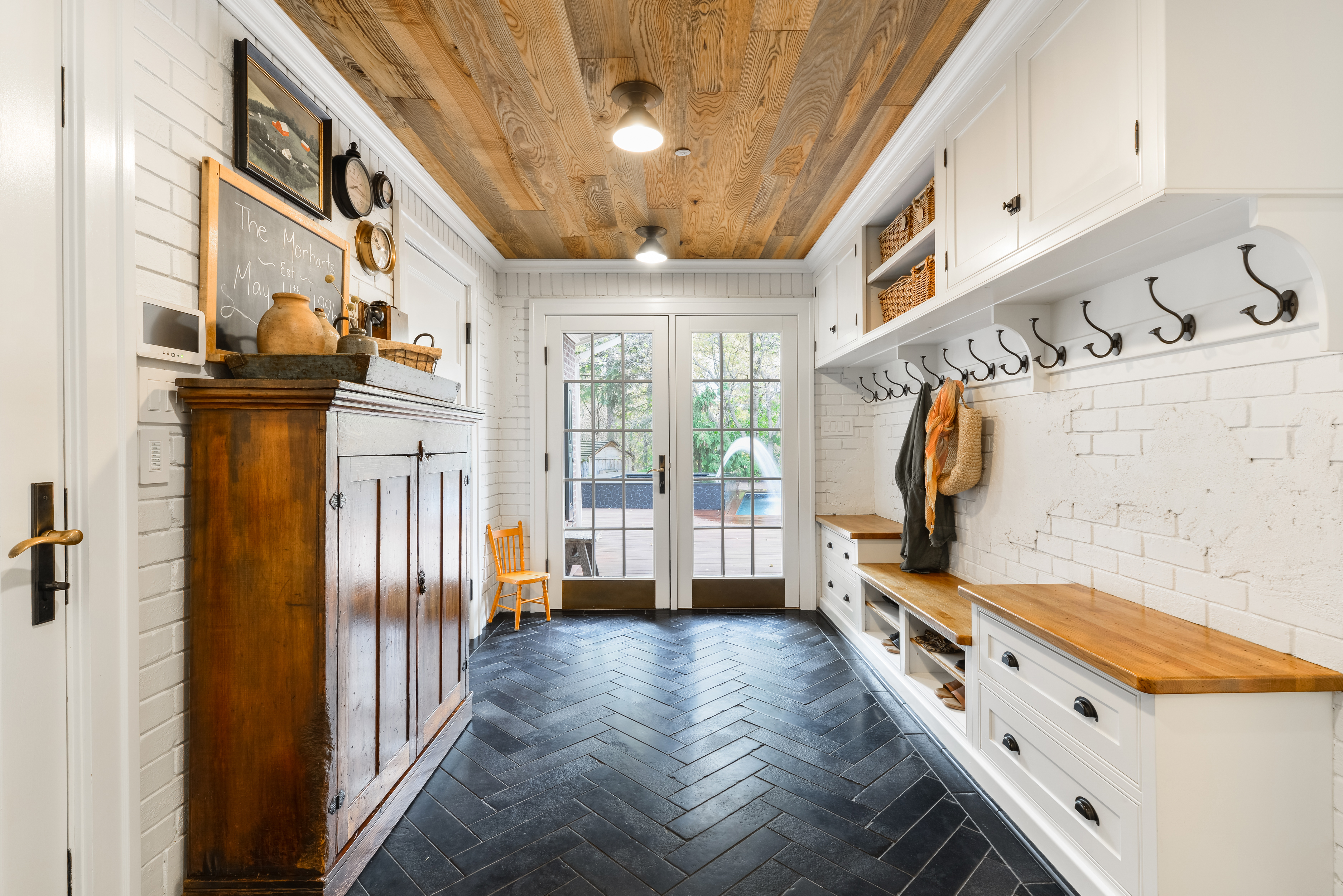 Mudroom in 12719 39 Ave in Westbrook Estates home for sale by Holland and Associates Real Estate in Edmonton.